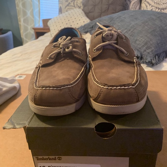 Men’s Timberland boat shoes. MSRP 99.99 - Picture 3 of 8
